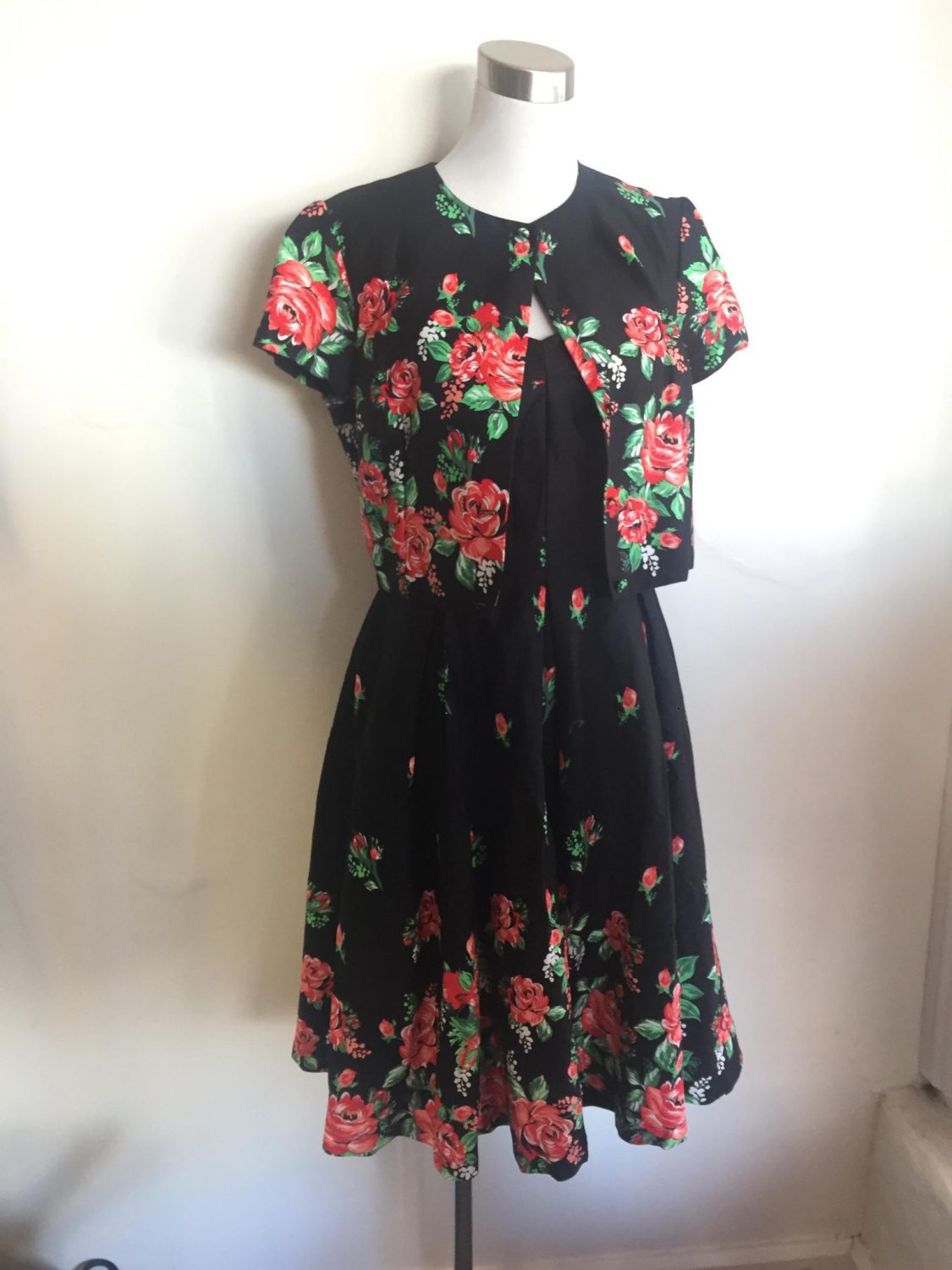 LINDY BOP 1950S STYLE REPRODUCTION BLACK FLORAL DRESS WITH MATCHING ...