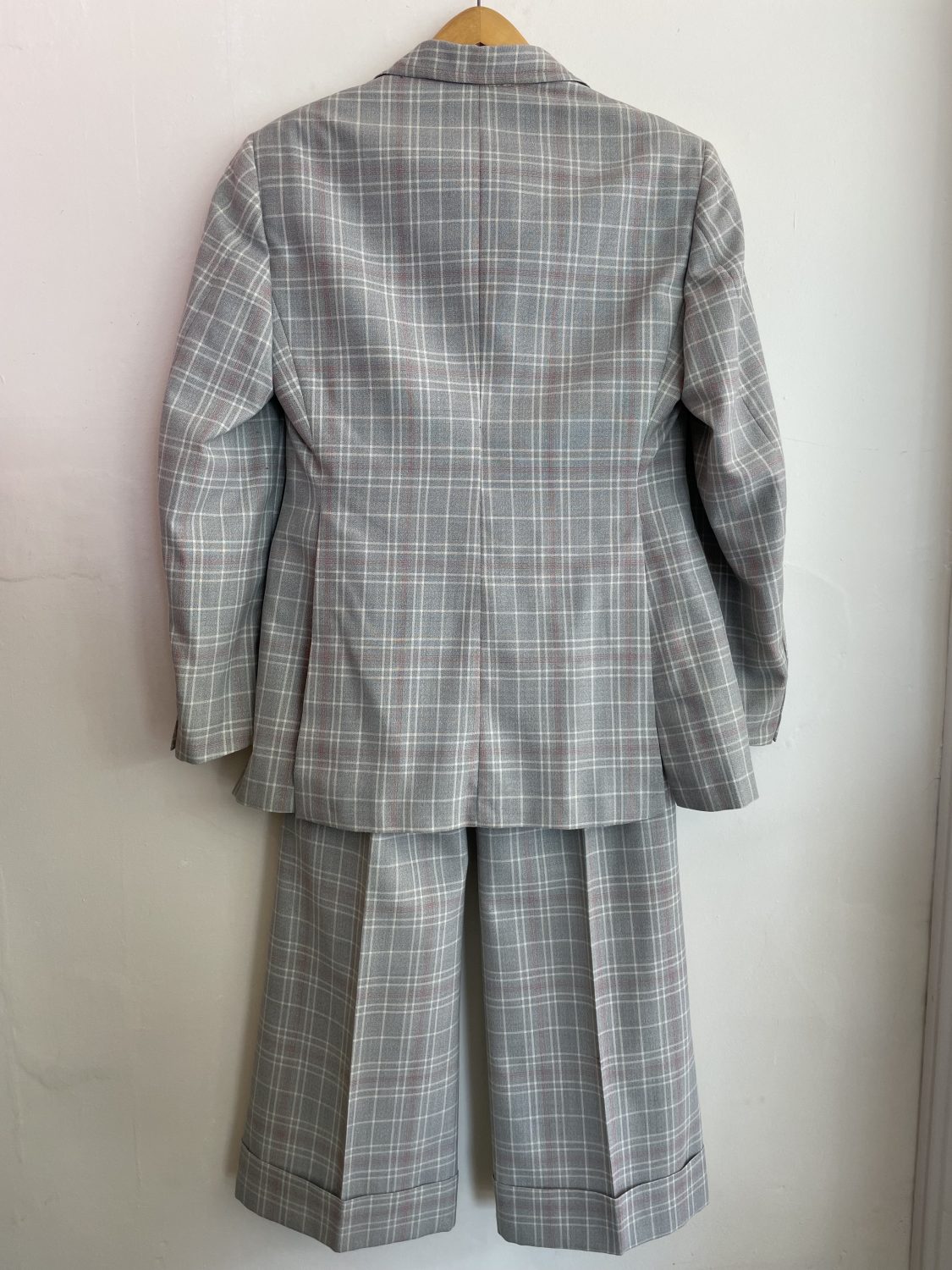 HAND-TAILORED 70's CHECKERED GREY 'KENTISH' 2PC MENS SUIT | Chaos ...