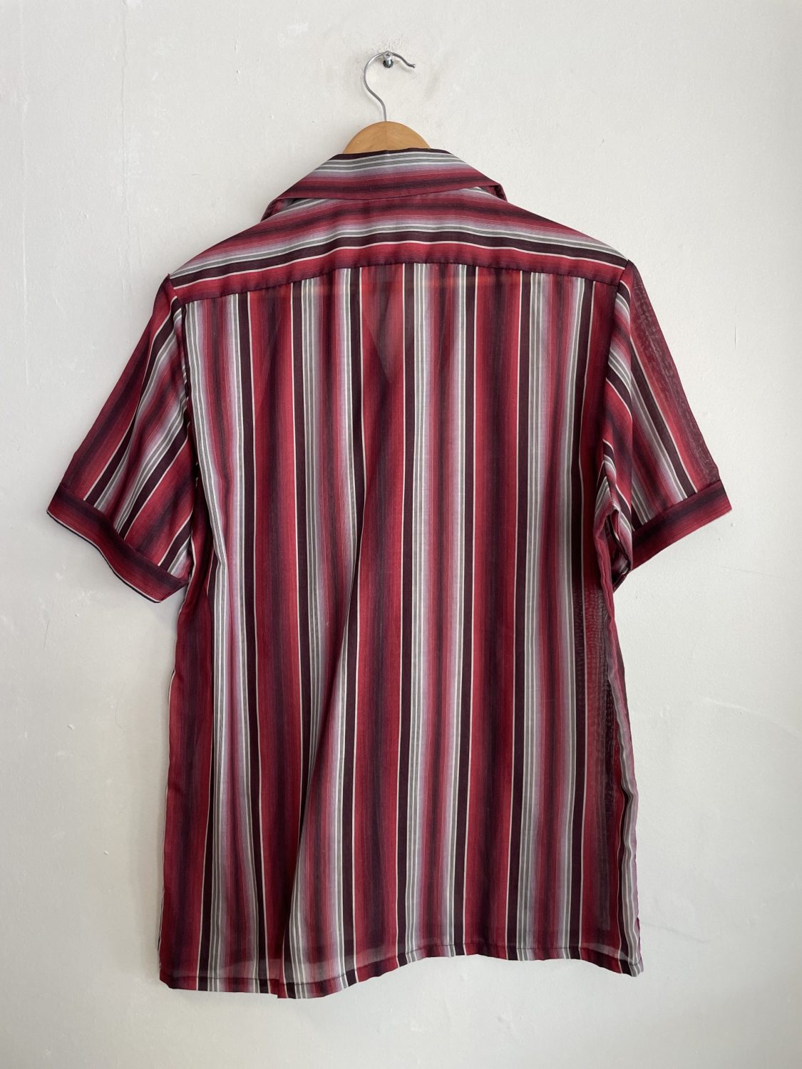 70's SHADES OF RED STRIPED S/S 'HOSMA' SHIRT | Chaos Bazaar Vintage