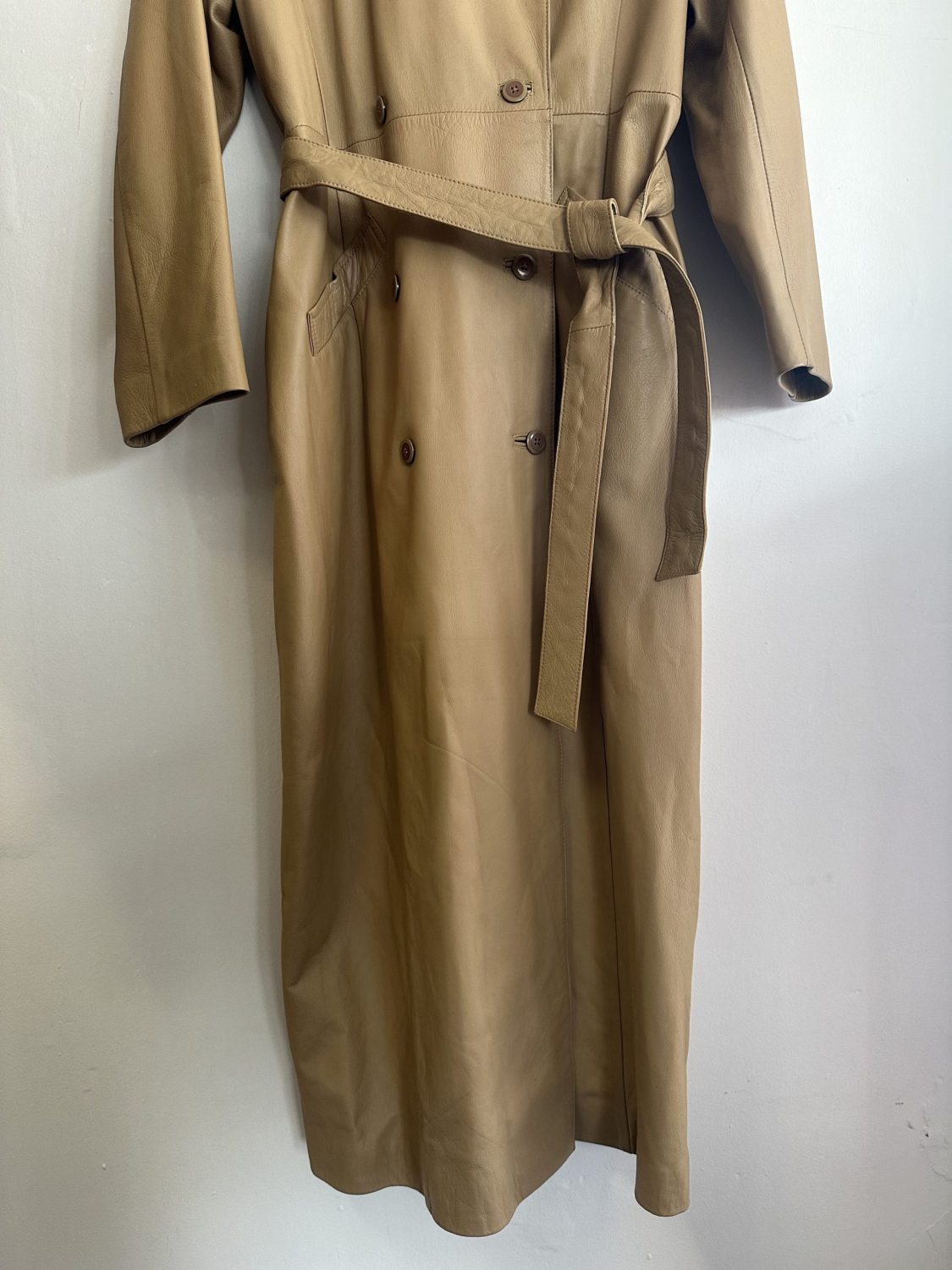 EXTRA LONG VINTAGE BEIGE LEATHER 'DORMEUIL' COAT FROM ENGLAND | Chaos ...